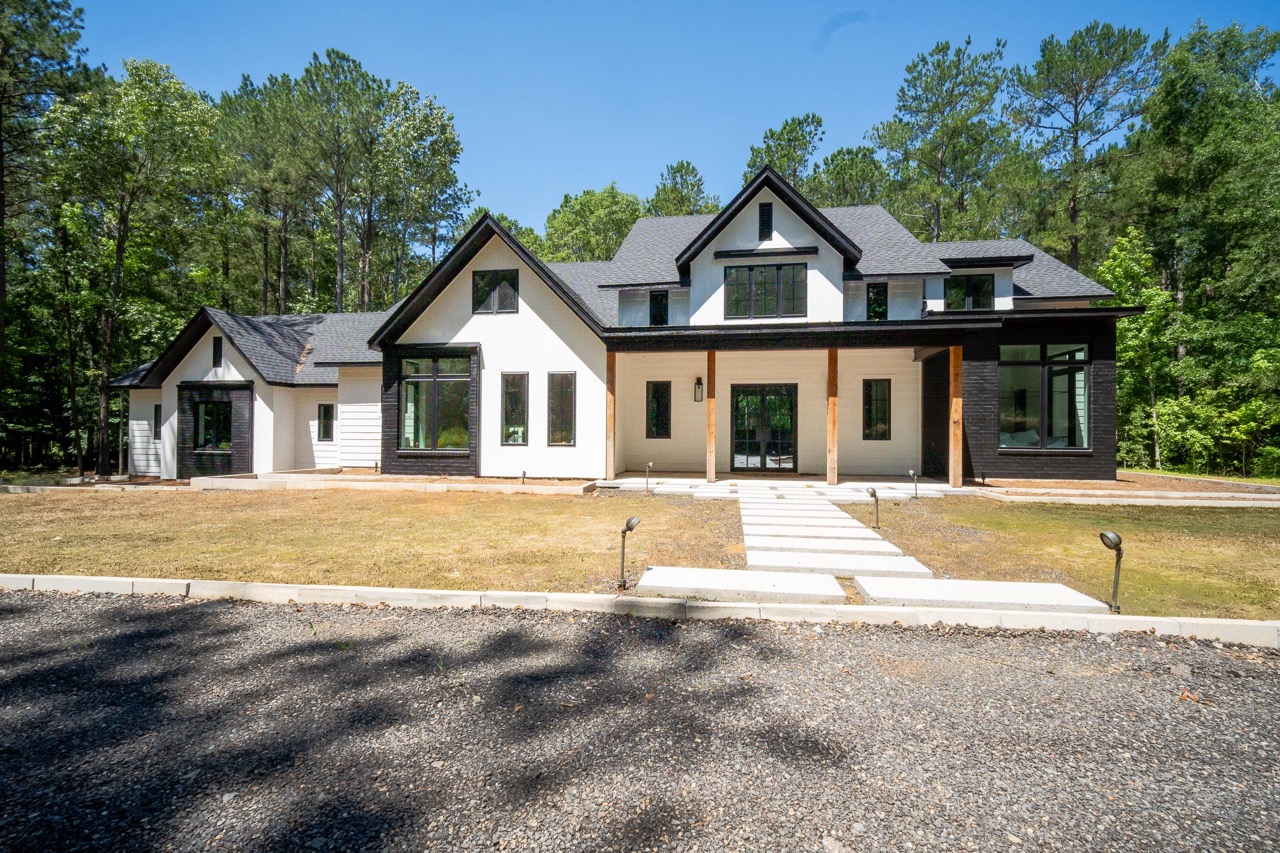 Modern Farmhouse custom home 11